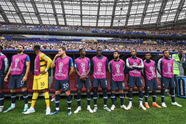 两家俱乐部 两家俱乐部