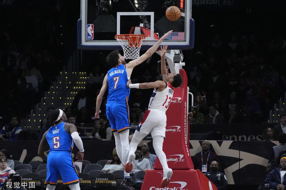 众多球迷关 众多球迷关